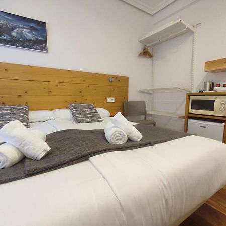 Pension Urkia San Sebastián Esterno foto