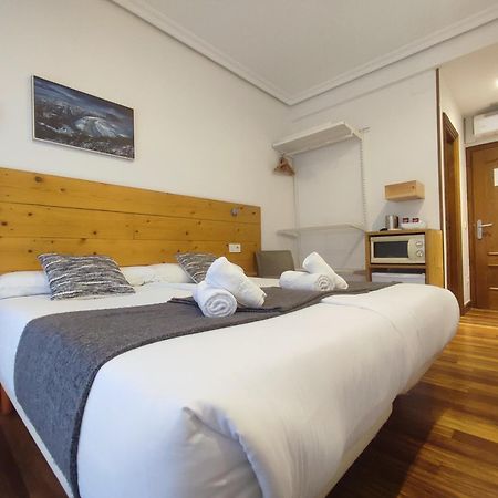 Pension Urkia San Sebastián Esterno foto