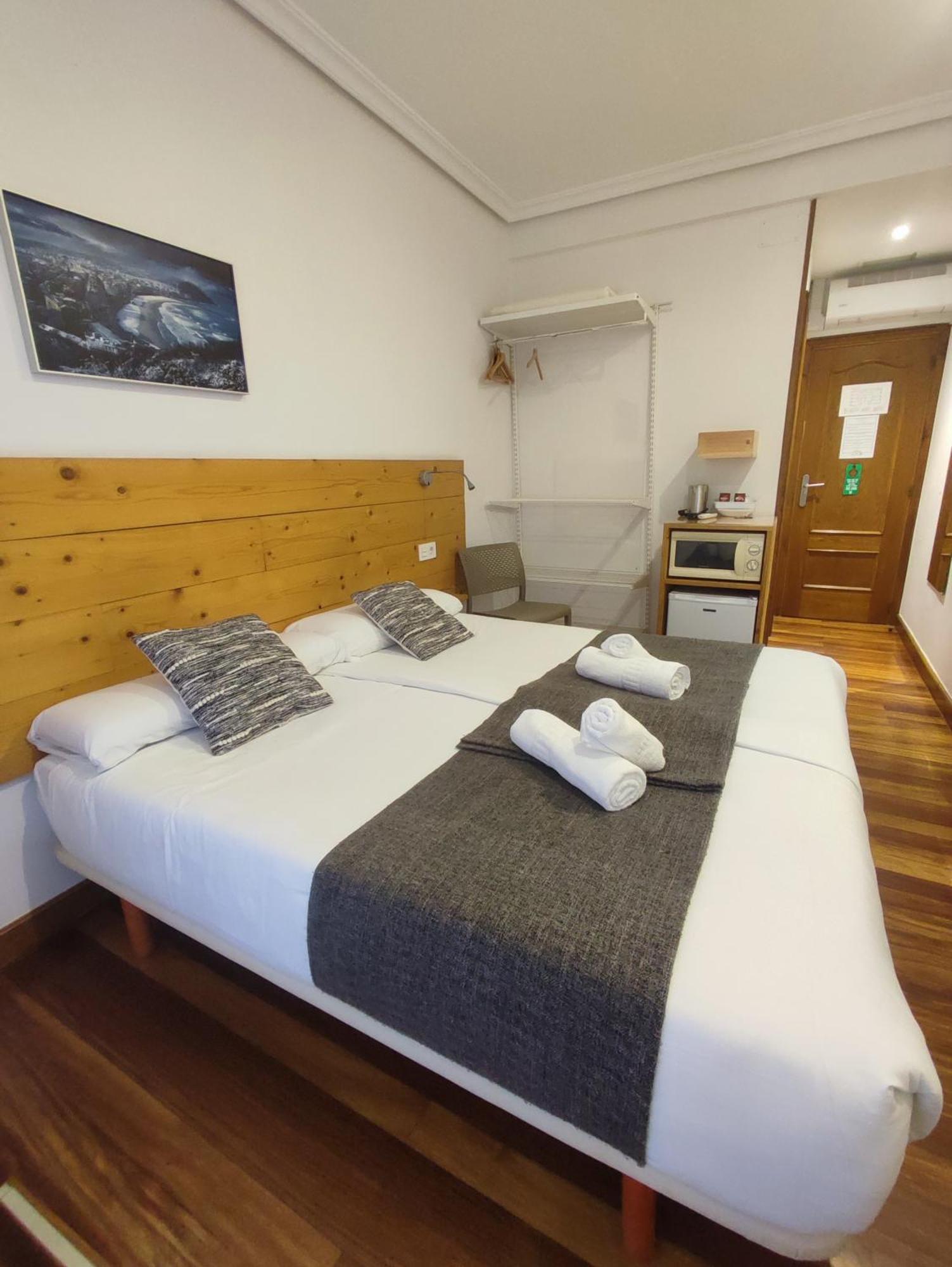Pension Urkia San Sebastián Esterno foto