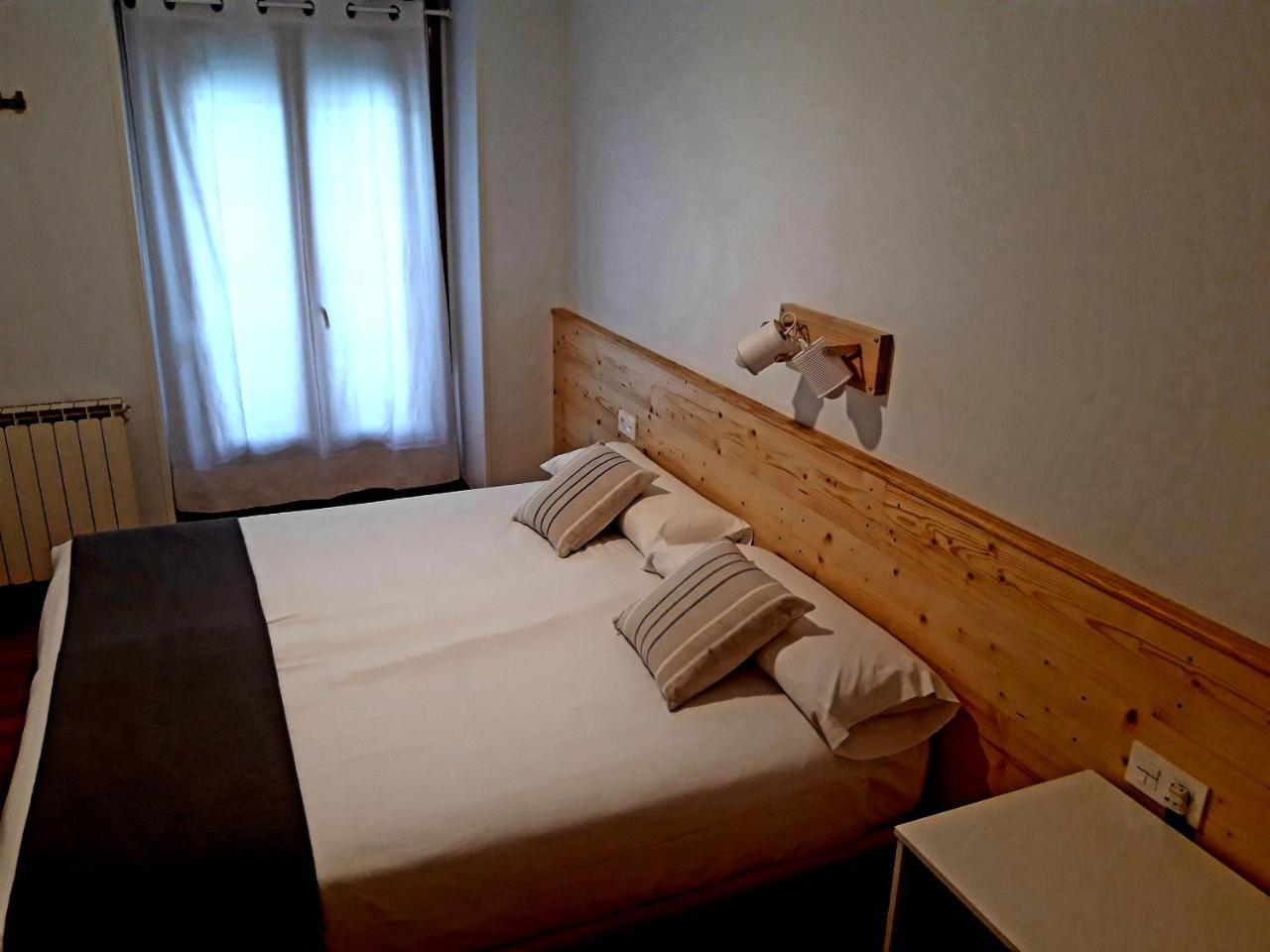Pension Urkia San Sebastián Esterno foto