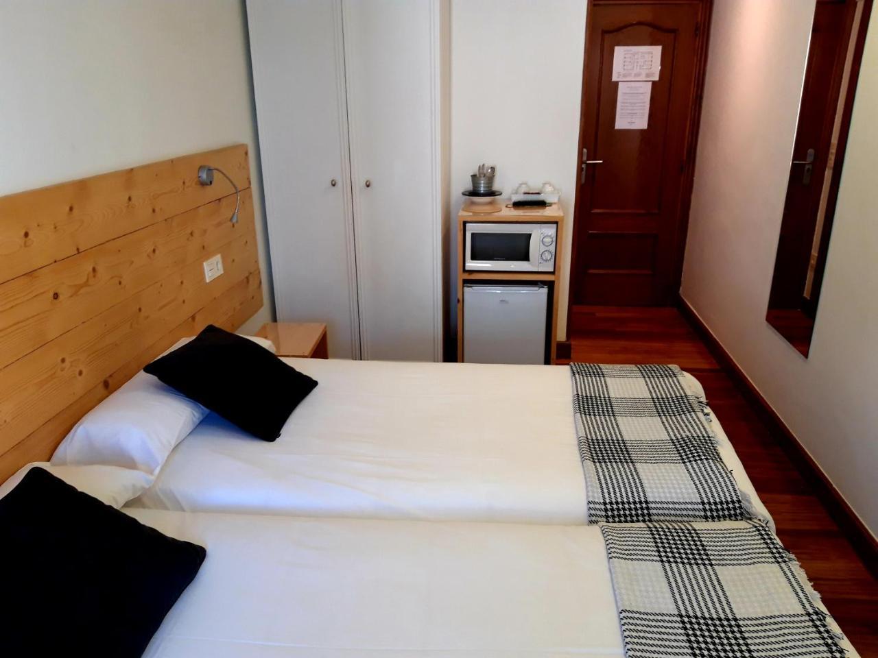 Pension Urkia San Sebastián Esterno foto